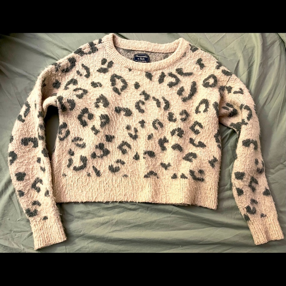Abercrombie & Fitch Cropped Leopard Sweater